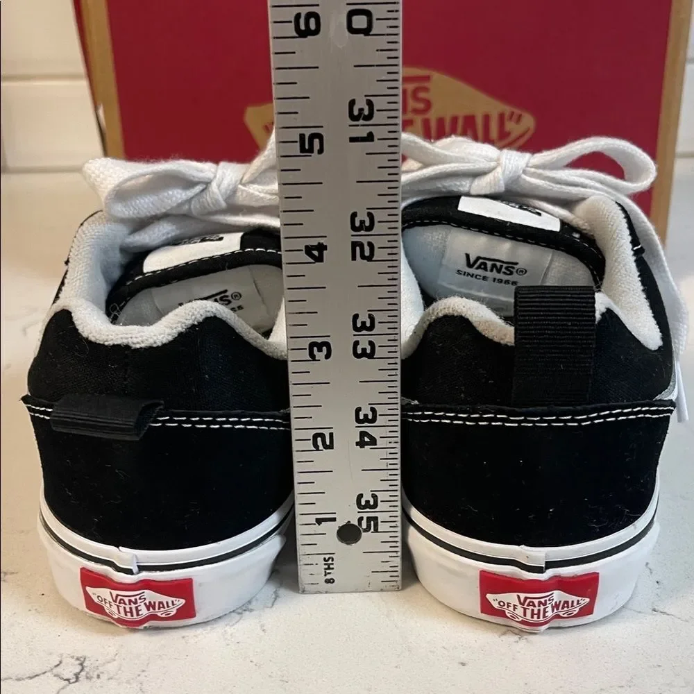 Vans Knu Skool Black and White Sneakers Kids - Youth Size 3
